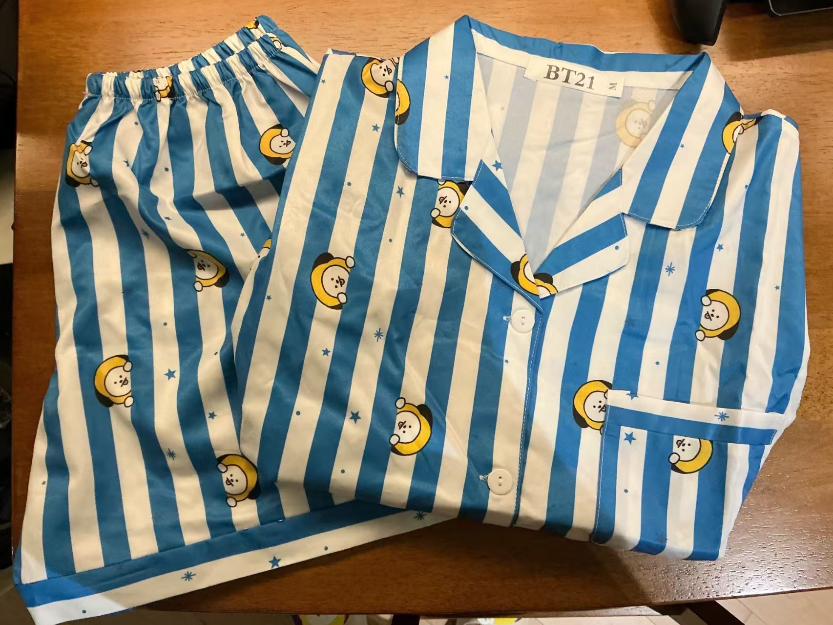 BT21 ユニセックスサマーセット半袖Tシャツ＆ショートパン - Summer Clothing Holiday のレビューと価格